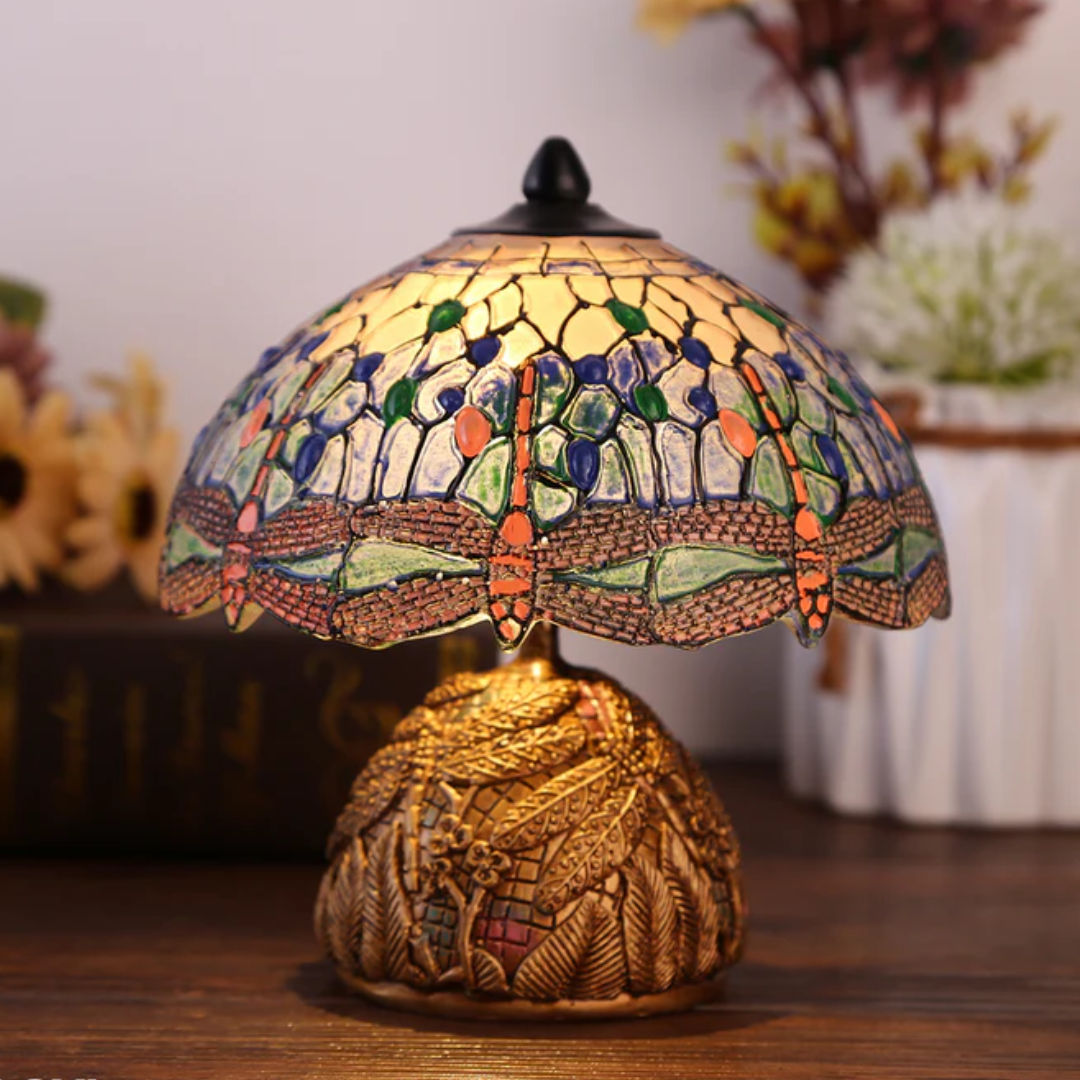 Luxurious Antique Style Stained Glass Table Lamp